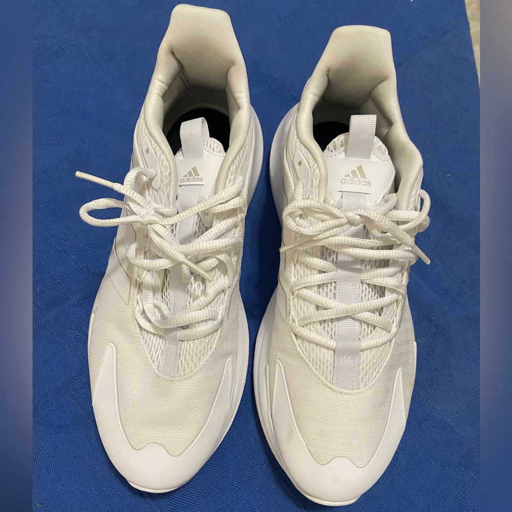 LIKE NEW WOMENS ADIDAS SHOES